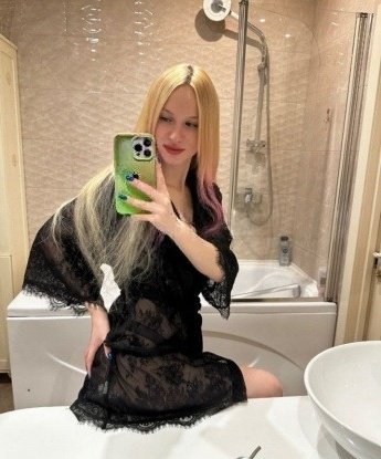 Я креативная и открытая к новым экспериментам девушка, всегда готовая подарить тебе море удовольствия. У меня есть фото, чтобы ты мог оценить мои изысканные формы. Я живу в Москве и к твоим услугам в любое время. Не стесняйся задавать вопросы – я всегда готова услышать тебя и выполнить любое твое желание. У меня есть множество отзывов от довольных клиентов, которые оценили все прелести, которые я могу предложить. Так что, почему бы нам не встретиться и насладиться друг другом? Жду с нетерпением твоего звонка! 💋 Ленка